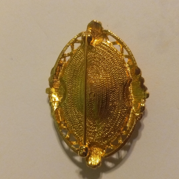 2 nice pins - Picture 3 of 5